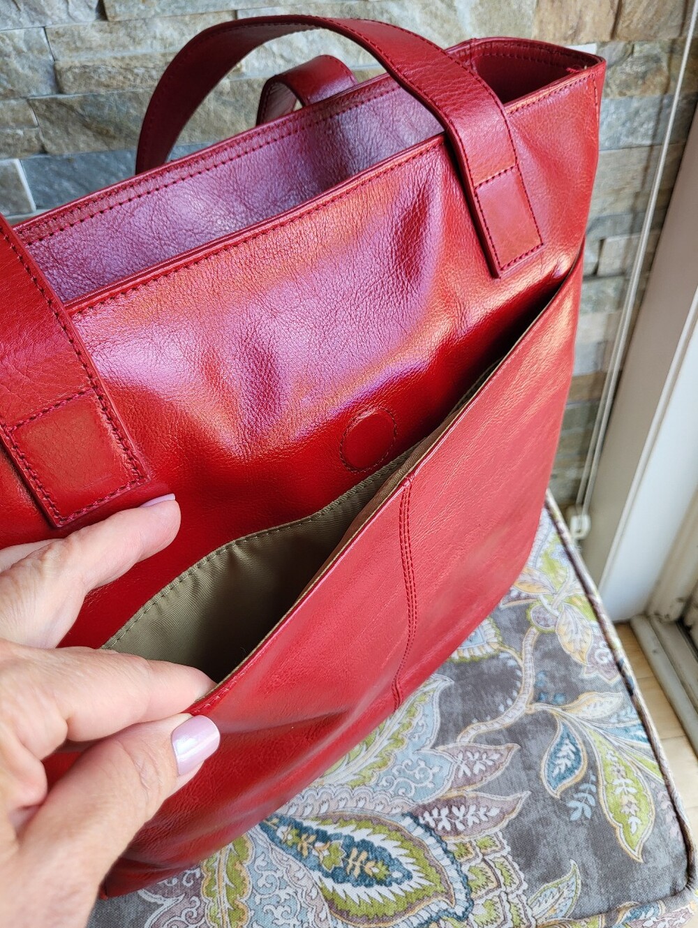 Danier Red Leather Laptop/Tote Bag with Front Turn-Lock - Picture 3 of 10